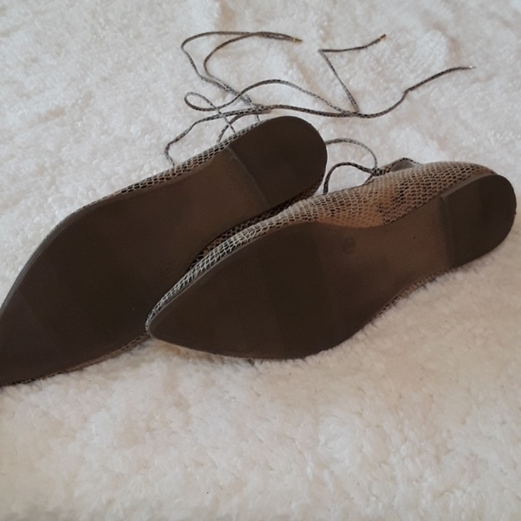 Old navy lace up flats - Picture 2 of 2